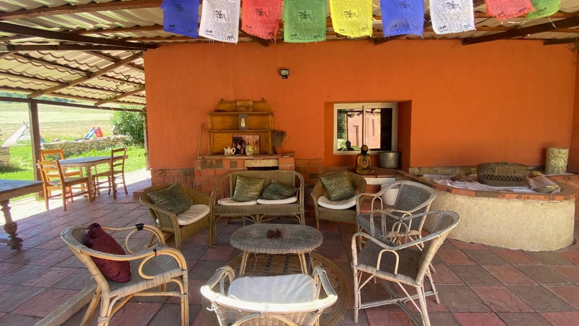 Bergerie Joy, Bienvenue Entre Ciel & Terre Guest House Saint-Christol  0*, Saint-Christol (Vaucluse) France